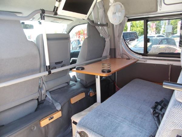 キャンピングカー