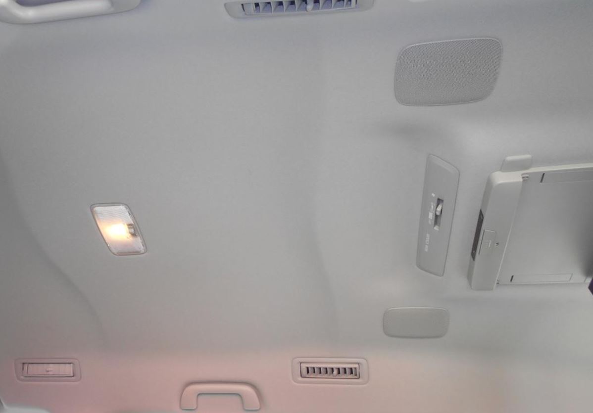 フリップダウンモニター