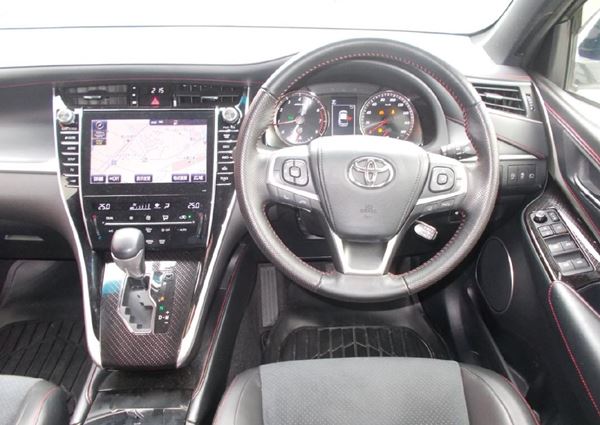 ハリアープレミアム入庫☆