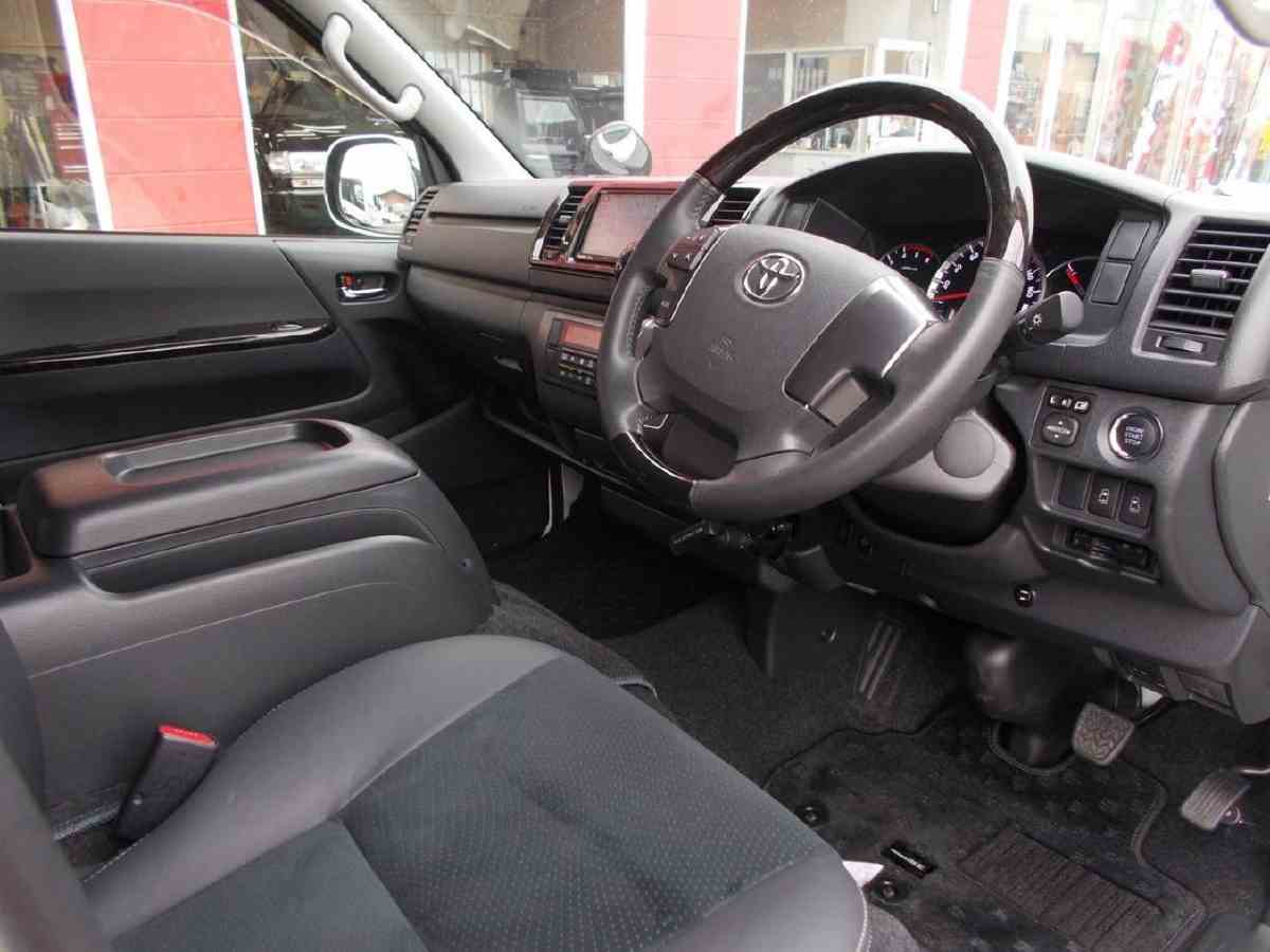 レジアスエースバン