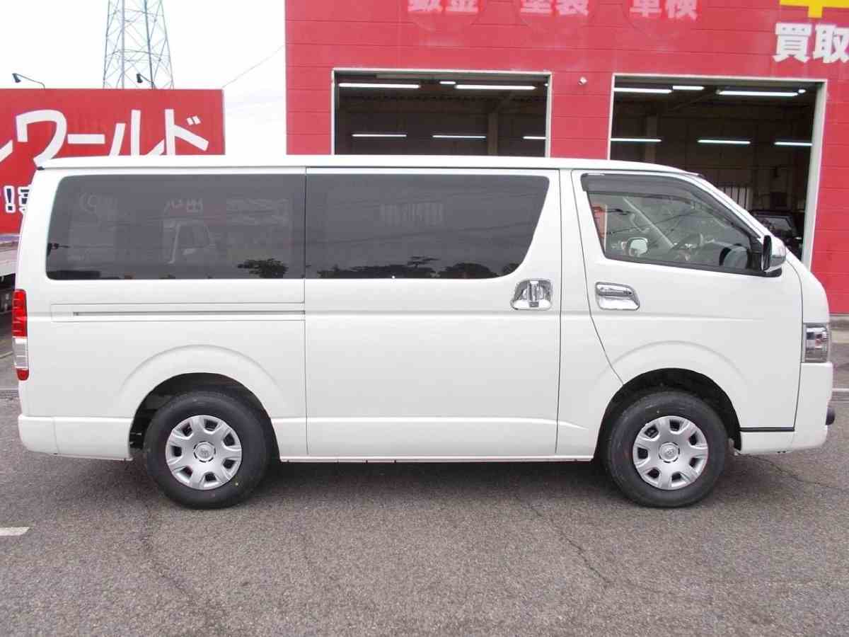 レジアスエースバン