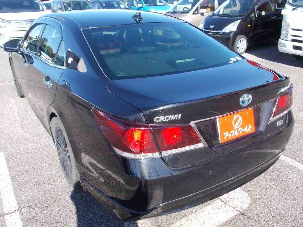 クラウンハイブリッド