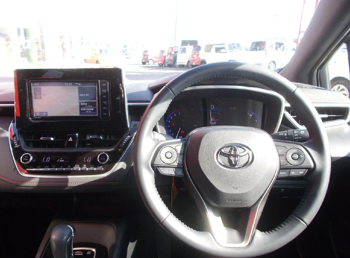 カローラスポーツ