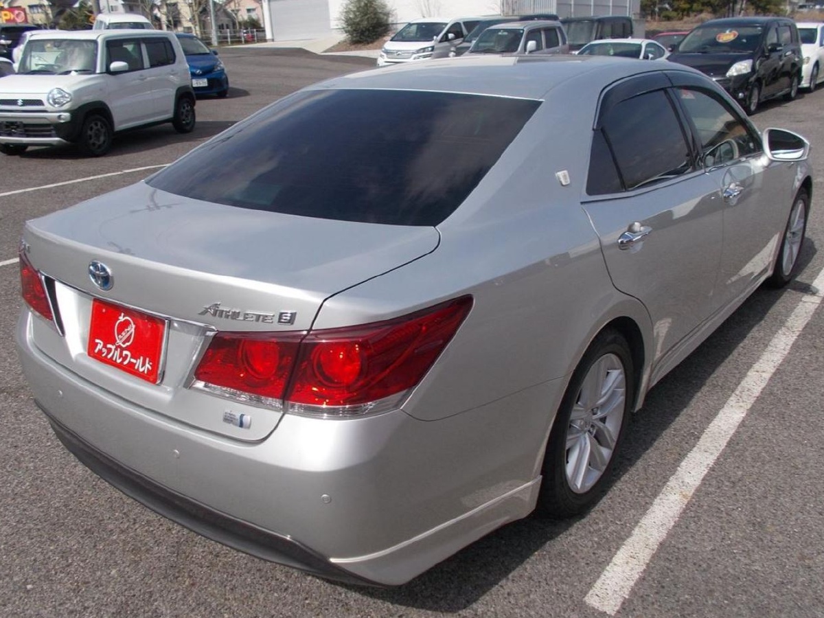 クラウンハイブリッド