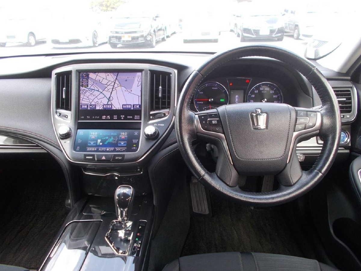 クラウンハイブリッド