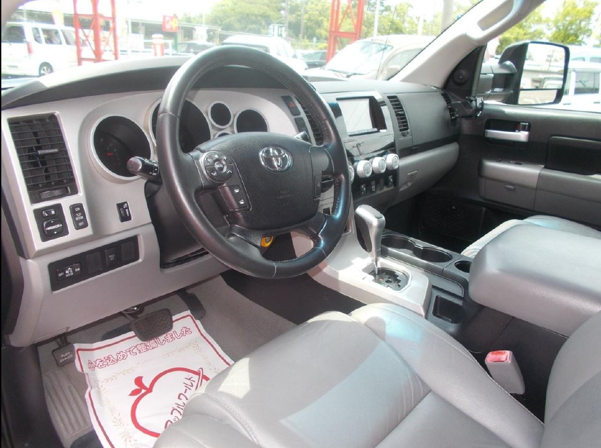 タンドラ　クルーマックス　リミテッド